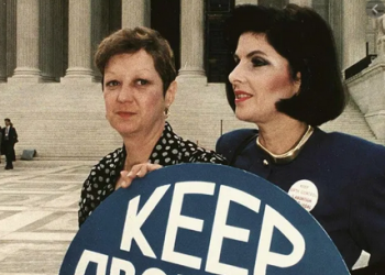 Los latinos apoyan a Roe v. Wade: ¿Podría su voto ayudar a eliminar las barreras al acceso al aborto?
